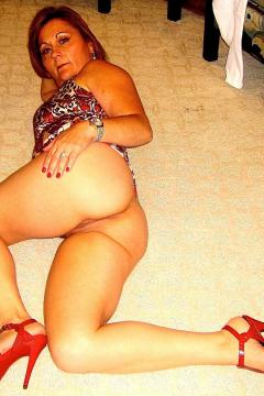 Naughty Robin I do Gangbang Parties